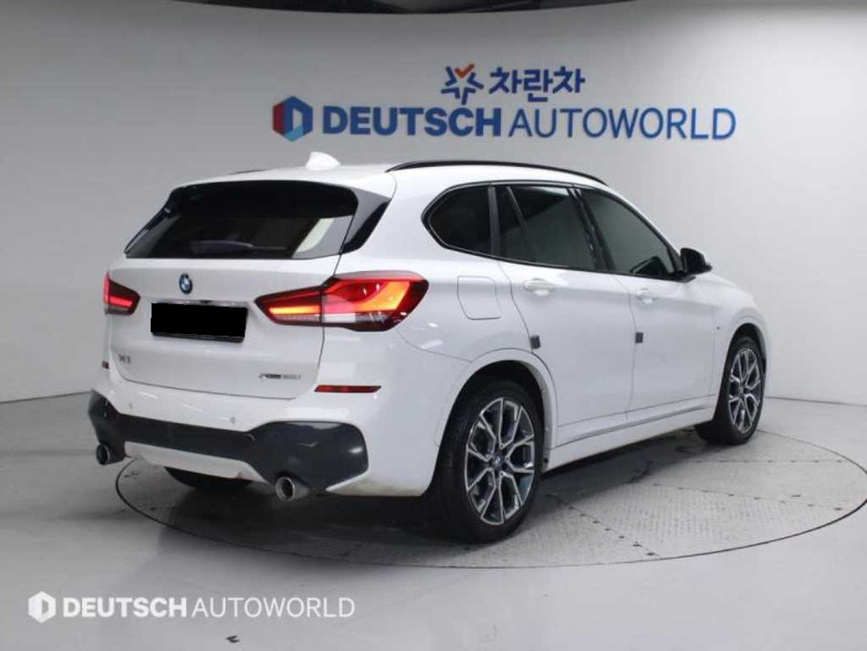 BMW X1 — photo 02