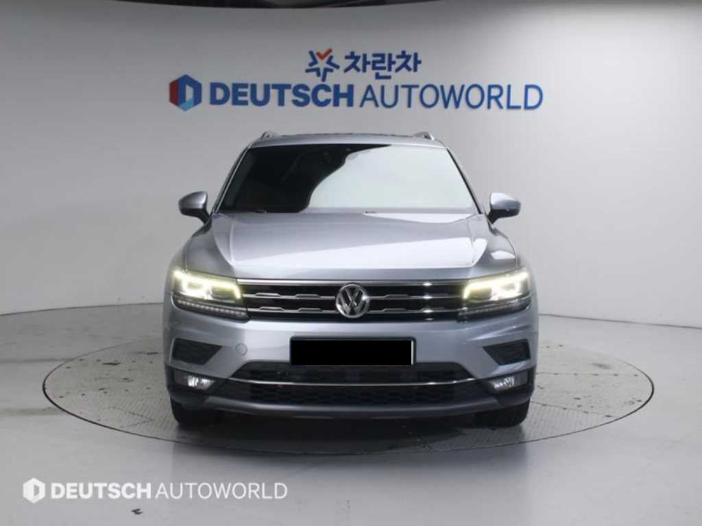 Volkswagen Tiguan — photo 03