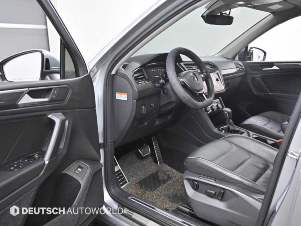 Volkswagen Tiguan — photo 11