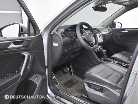 Volkswagen Tiguan — photo 11