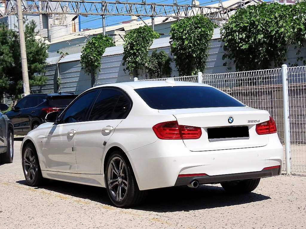BMW 3-Series — photo 03