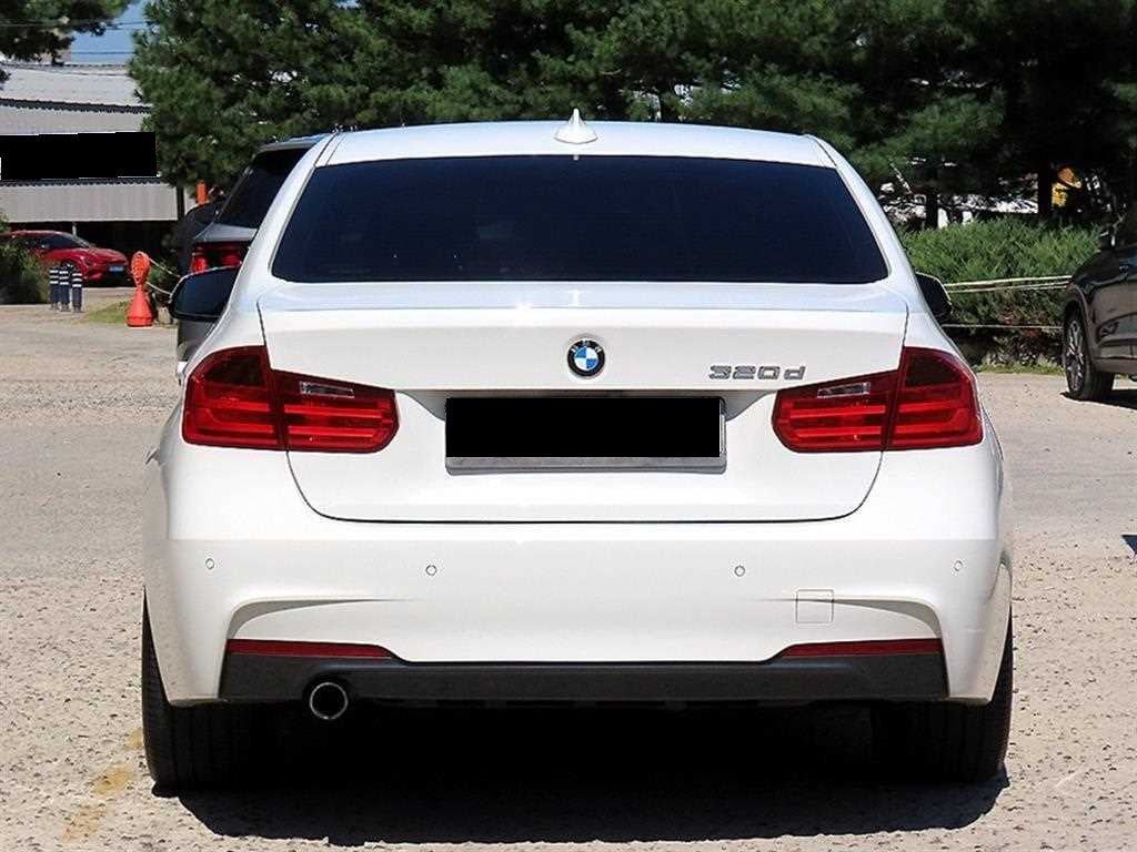 BMW 3-Series — photo 04