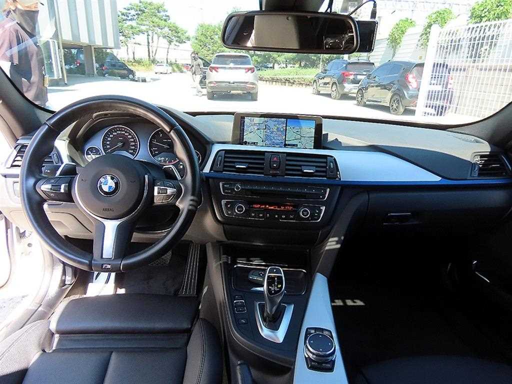 BMW 3-Series — photo 07