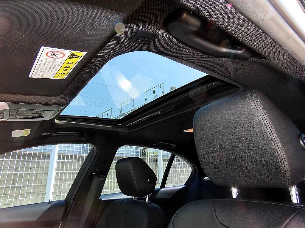 BMW 3-Series — photo 18