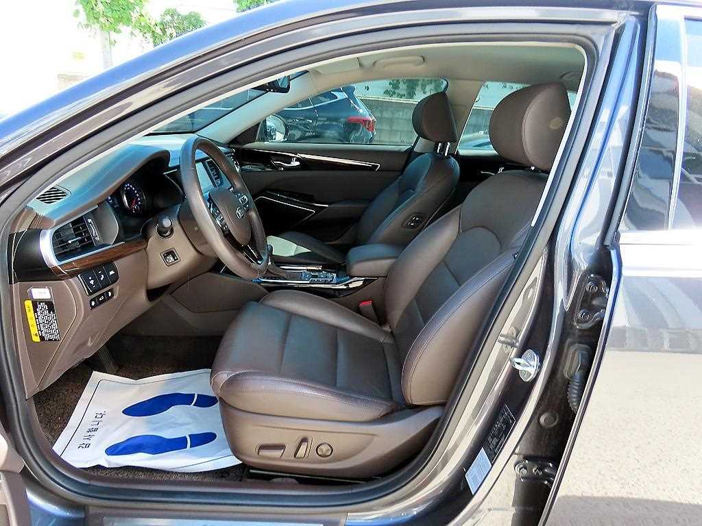 Kia K7 — photo 05