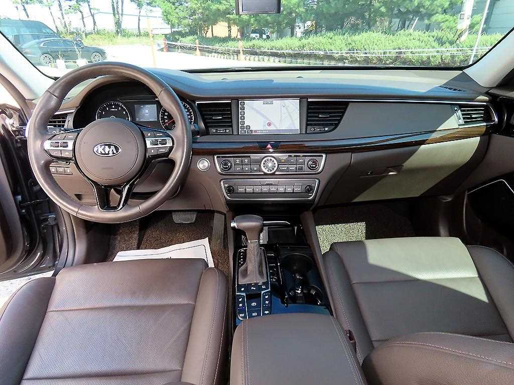 Kia K7 — photo 07