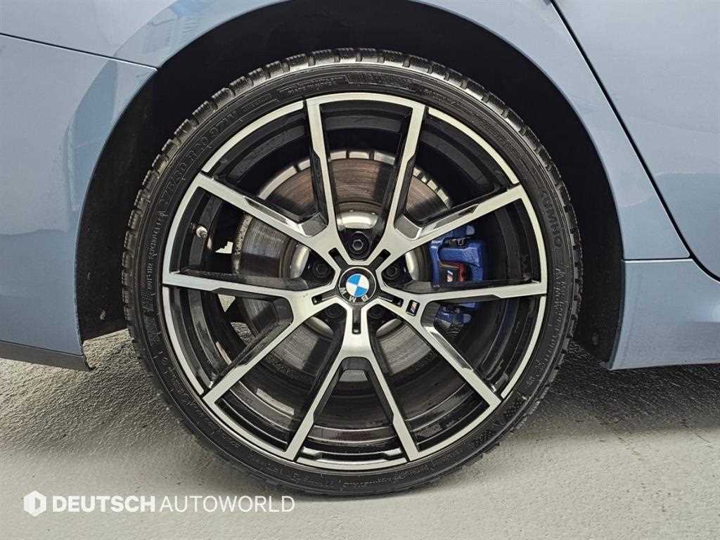BMW 8-Series — photo 05