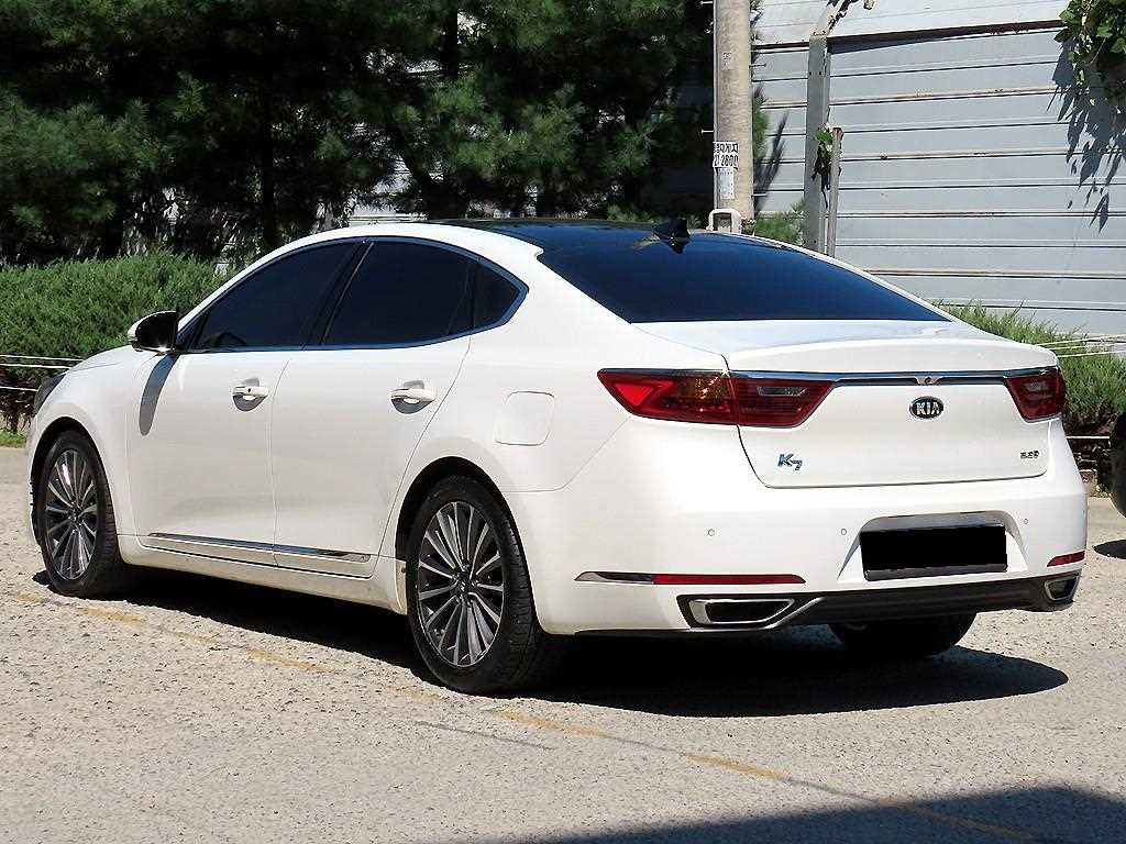 Kia K7 — photo 03