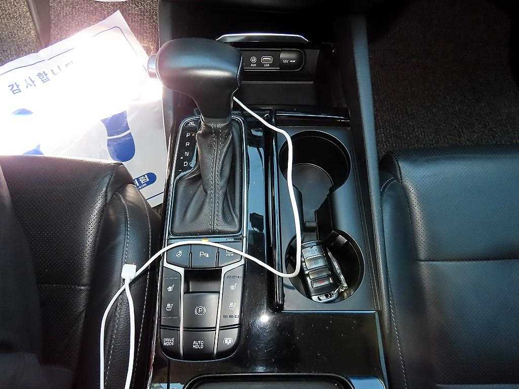 Kia K7 — photo 10