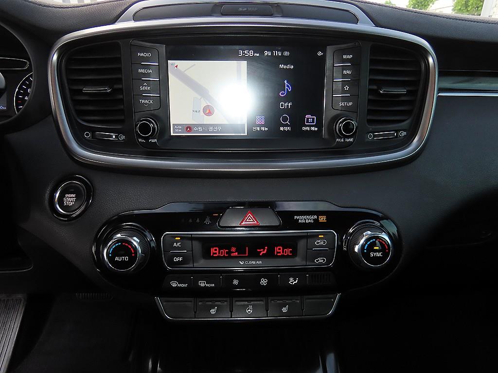 Kia Sorento — photo 12