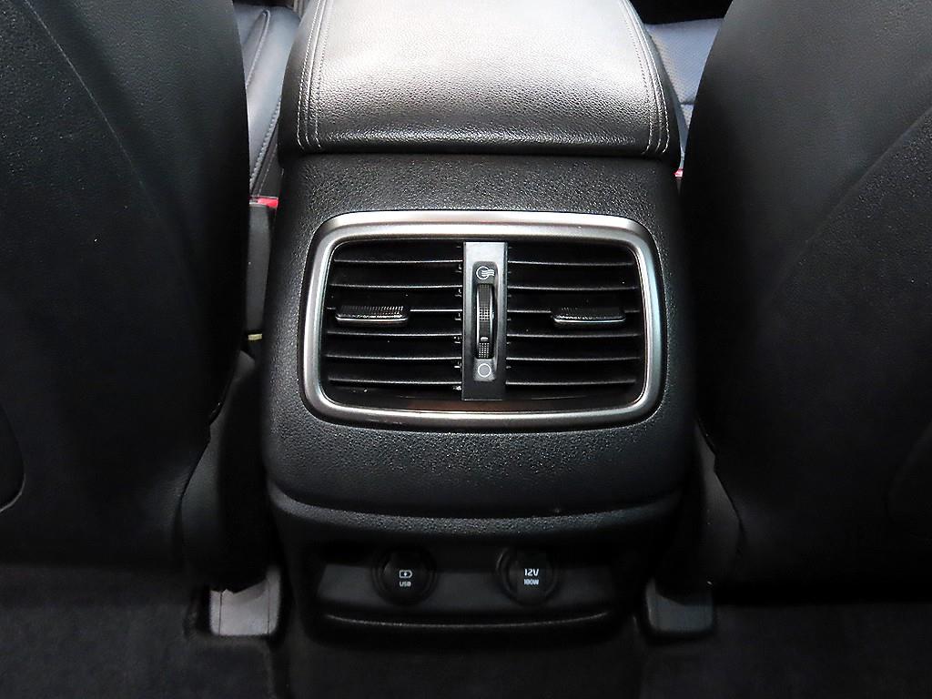 Kia Sorento — photo 17