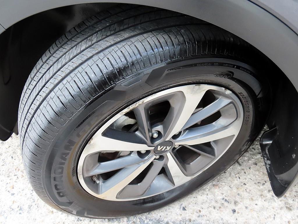 Kia Sorento — photo 20