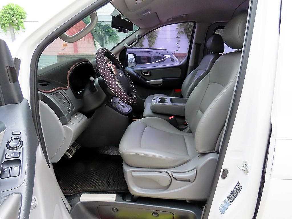 Hyundai Starex — photo 05