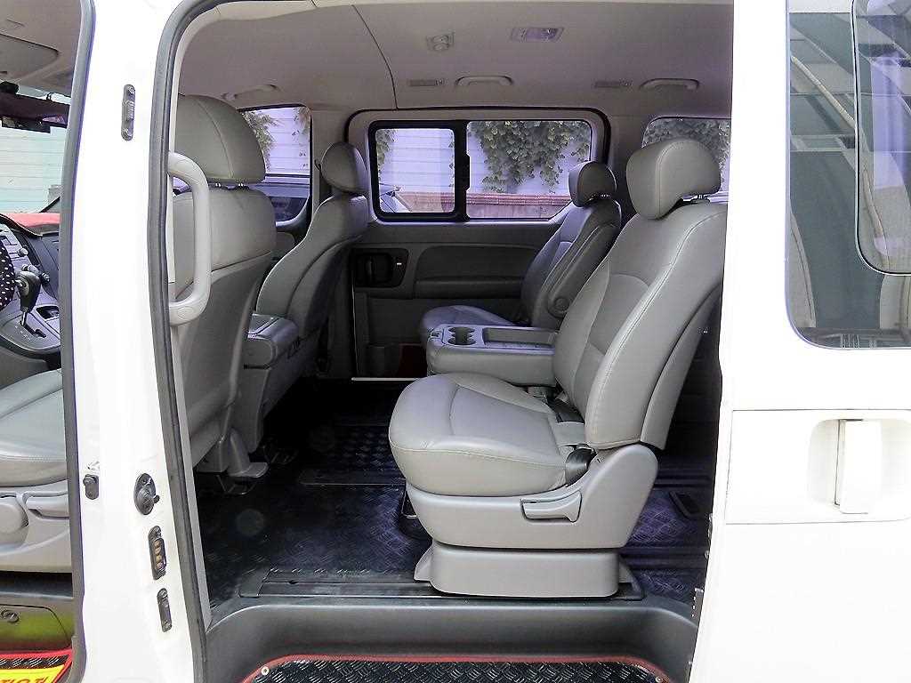 Hyundai Starex — photo 06