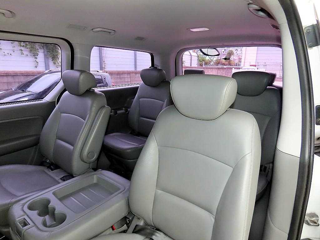 Hyundai Starex — photo 07