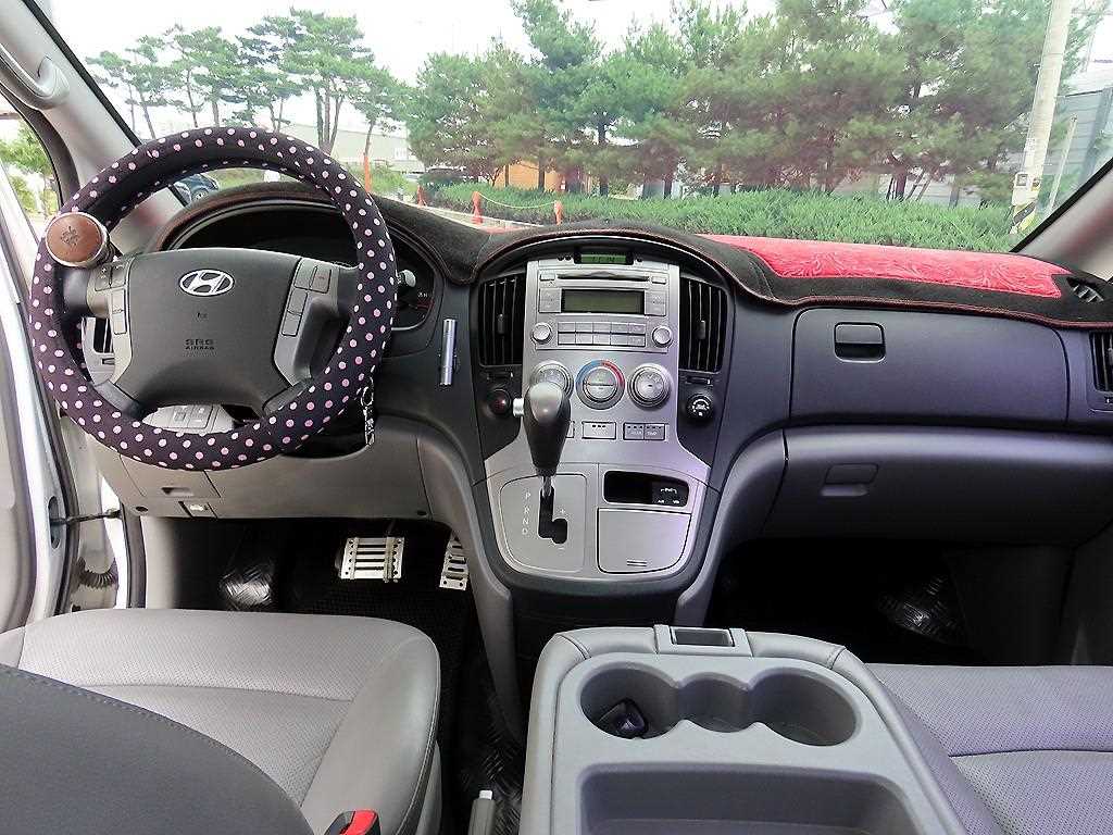 Hyundai Starex — photo 08