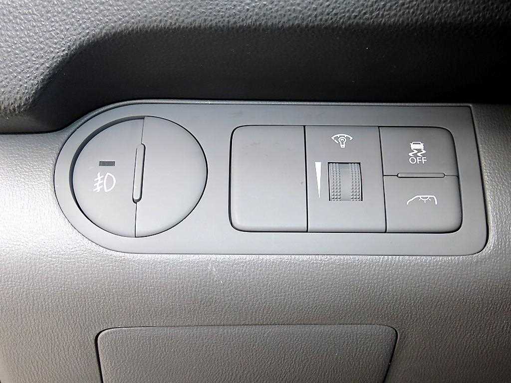 Hyundai Starex — photo 13