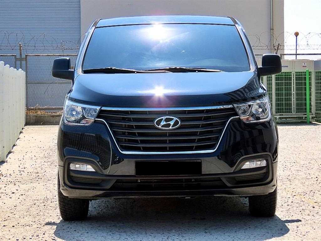 Hyundai Starex — photo 01