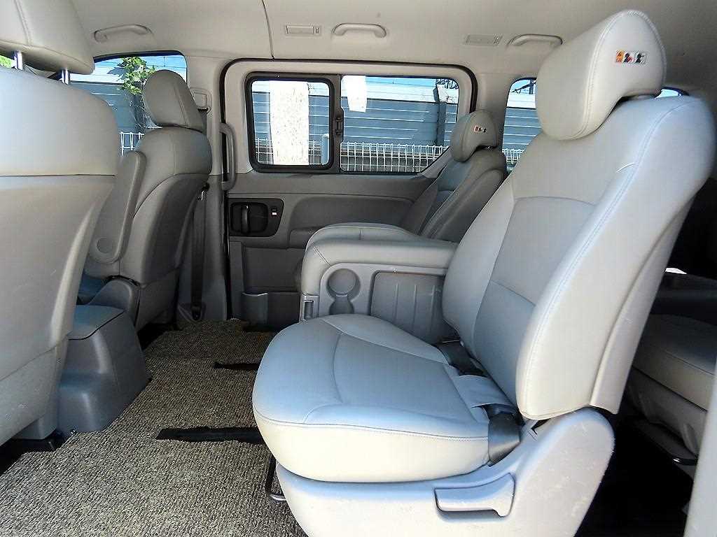 Hyundai Starex — photo 06
