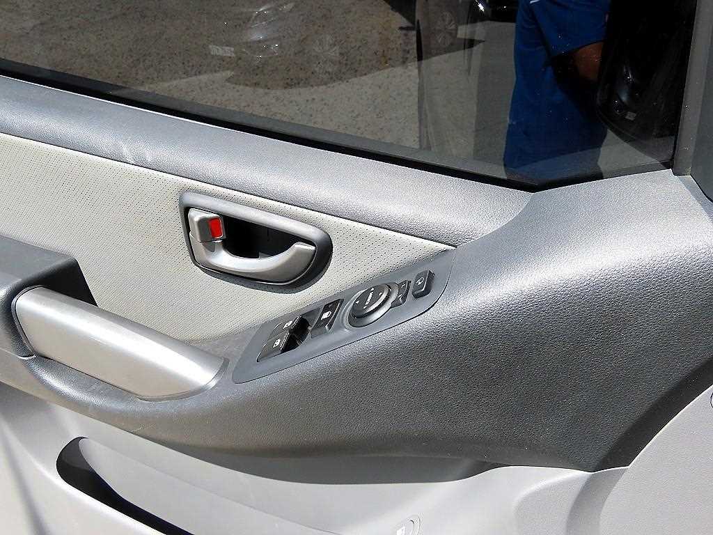 Hyundai Starex — photo 12