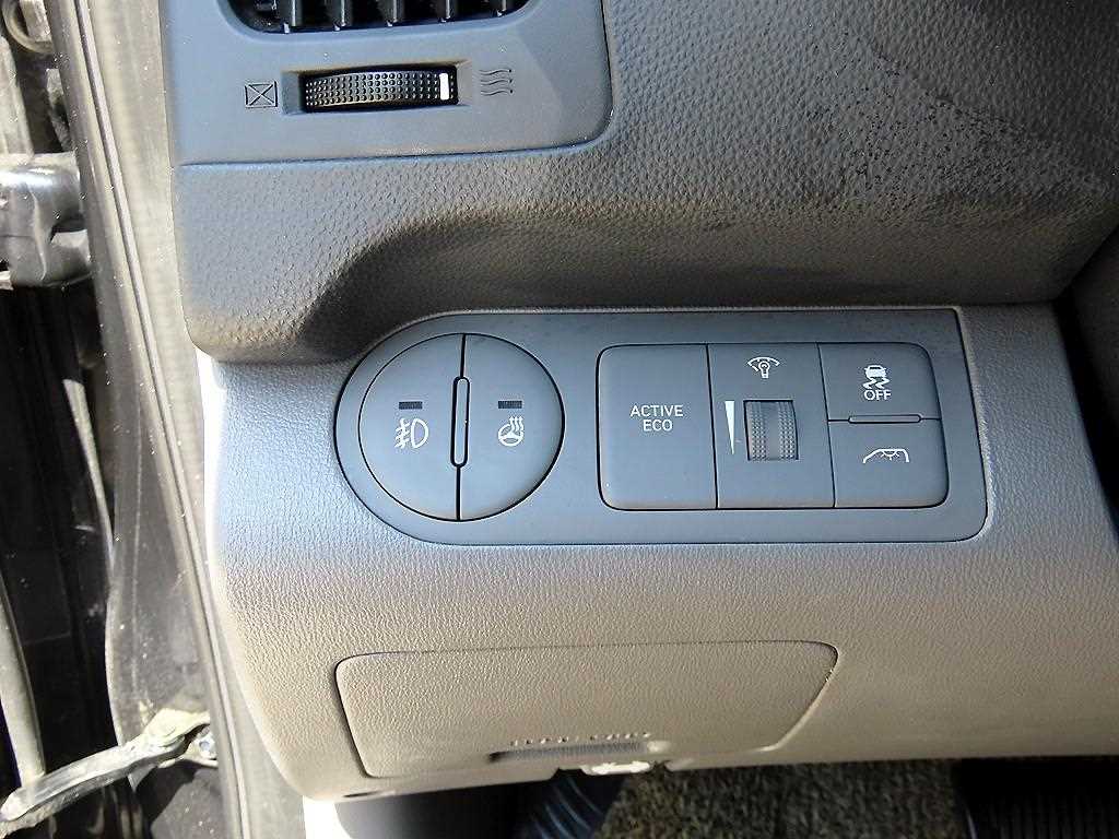 Hyundai Starex — photo 13