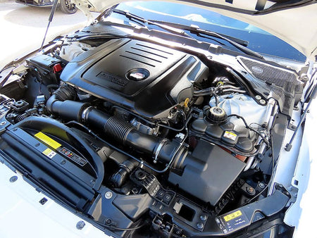 Jaguar XE — photo 19