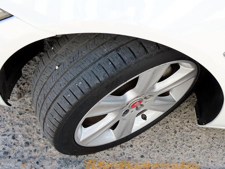 Jaguar XE — photo 20