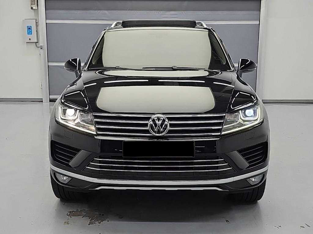 Volkswagen Touareg — photo 02