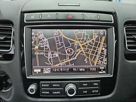 Volkswagen Touareg — photo 15