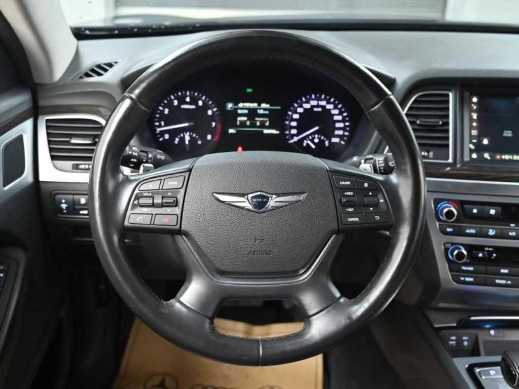 Genesis G80 — photo 13