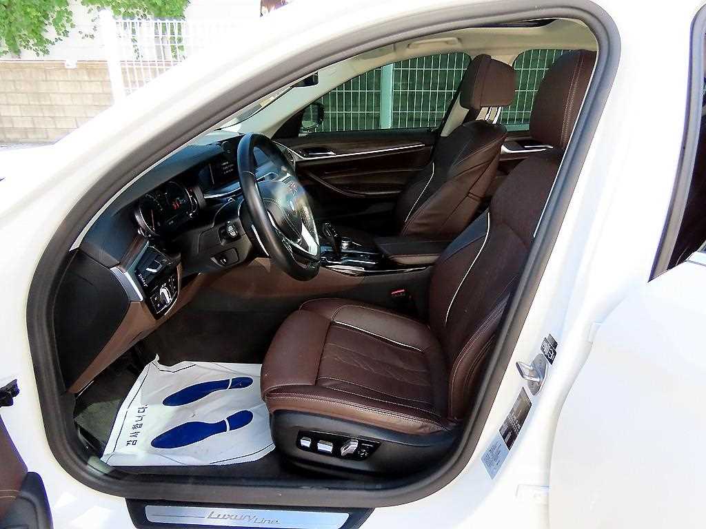 BMW 5-Series — photo 05
