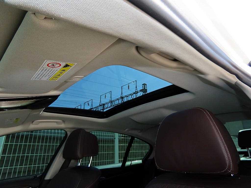 BMW 5-Series — photo 18