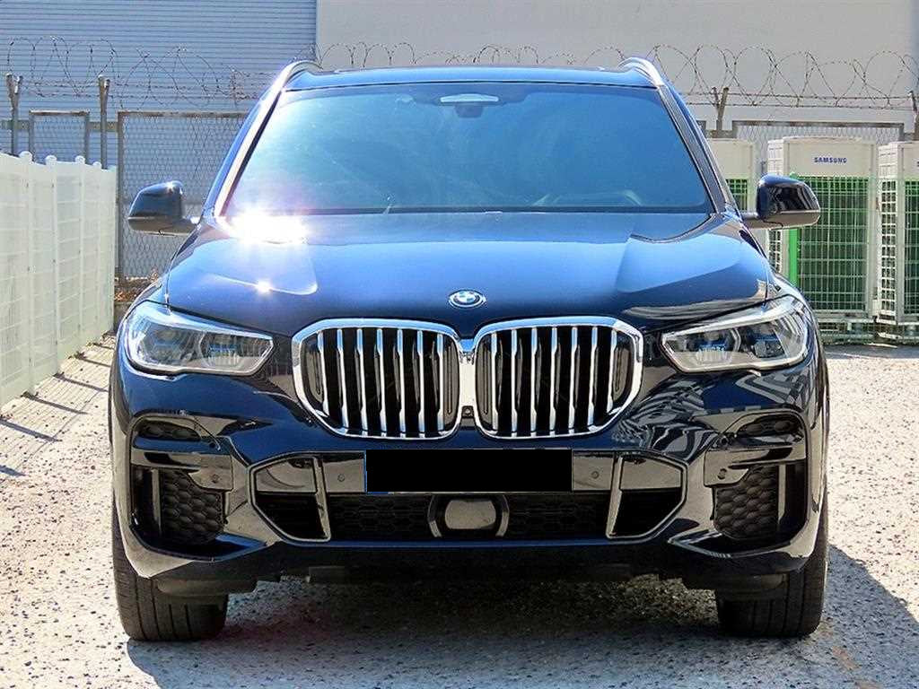 BMW X5 — photo 01