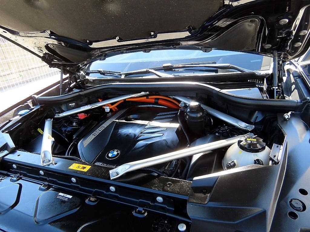 BMW X5 — photo 19