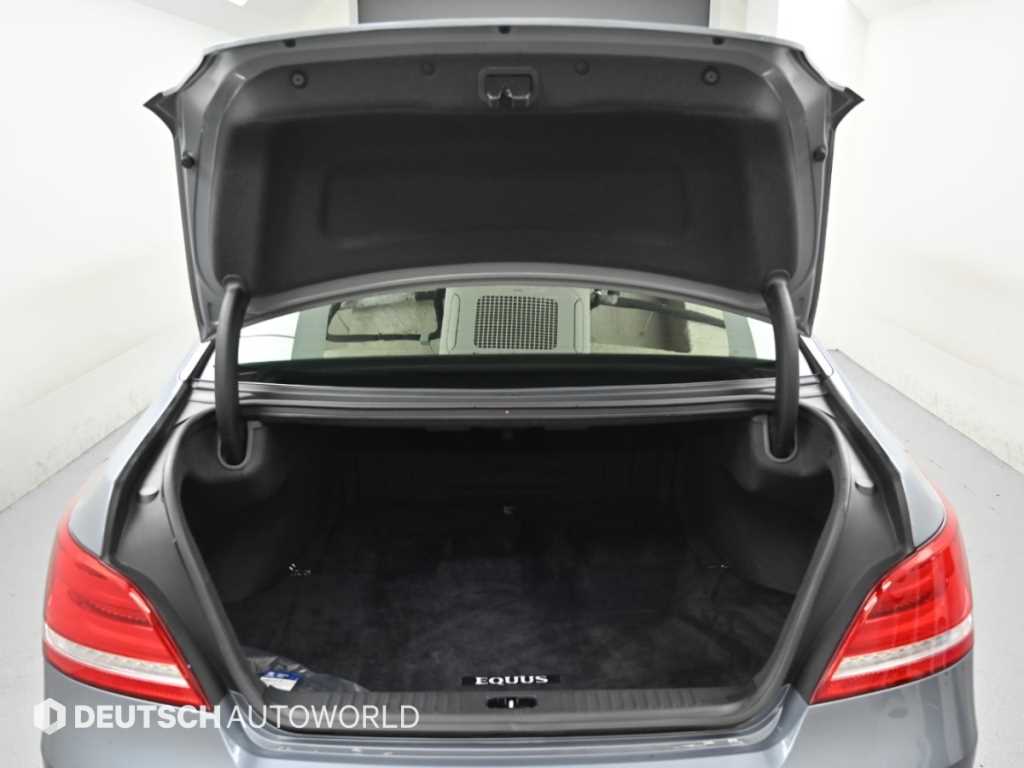 Hyundai Equus — photo 19