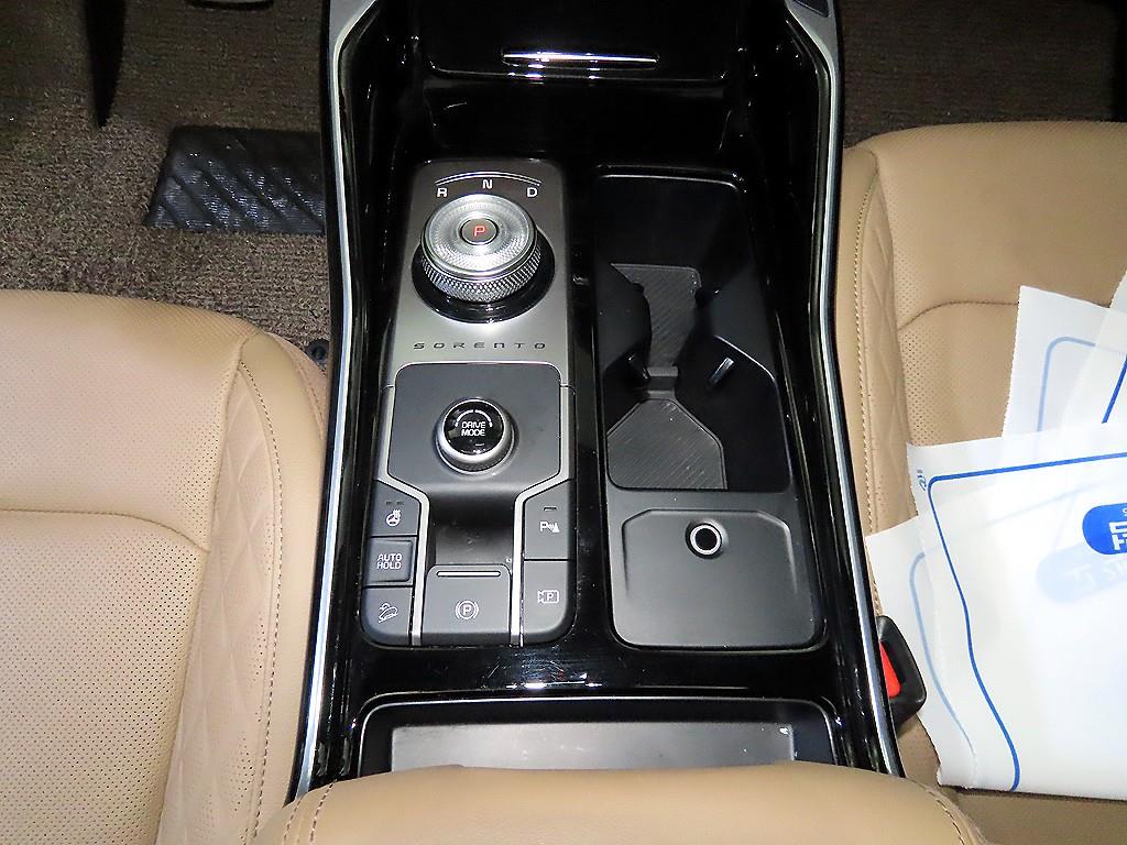 Kia Sorento — photo 12