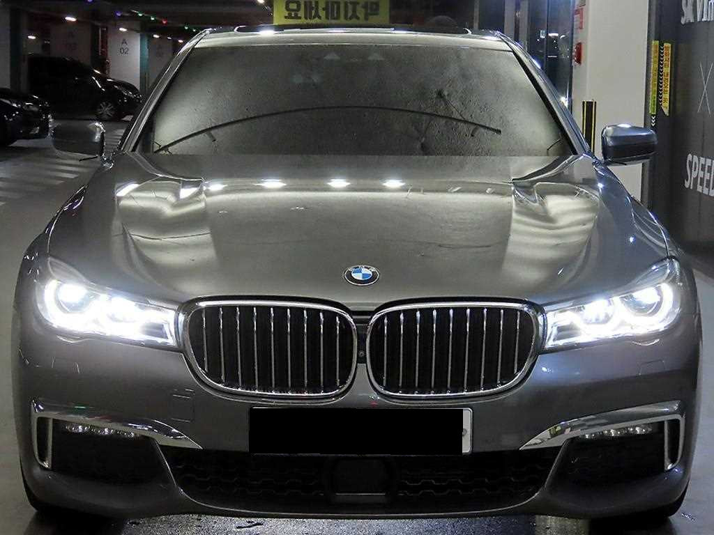BMW 7-Series — photo 02