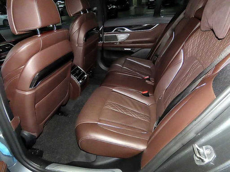 BMW 7-Series — photo 08