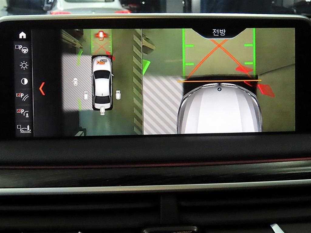 BMW 7-Series — photo 15
