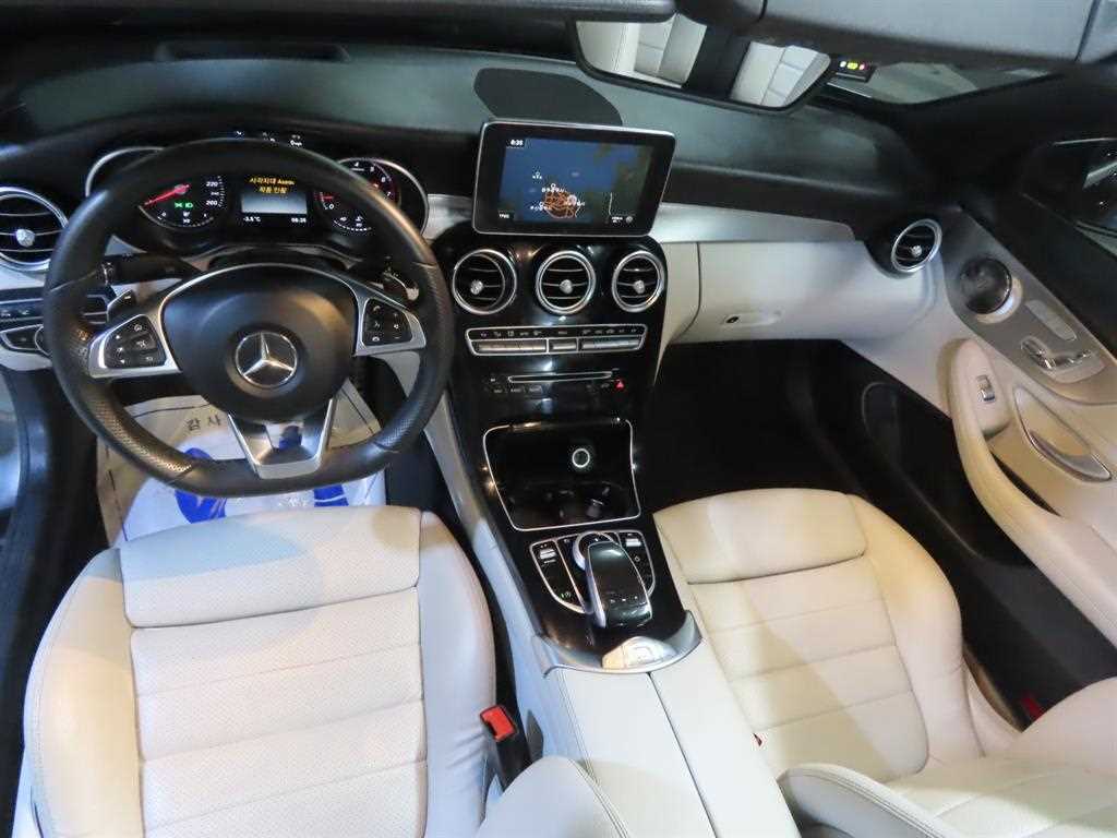 Mercedes-Benz C-Class — photo 08