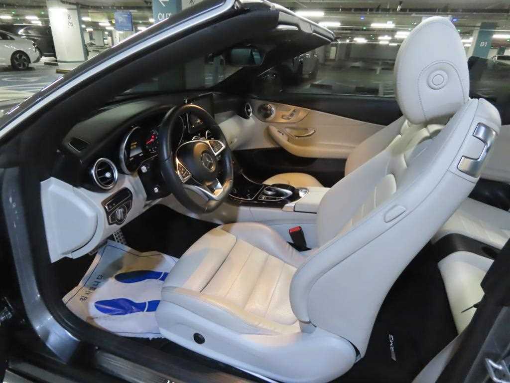 Mercedes-Benz C-Class — photo 09