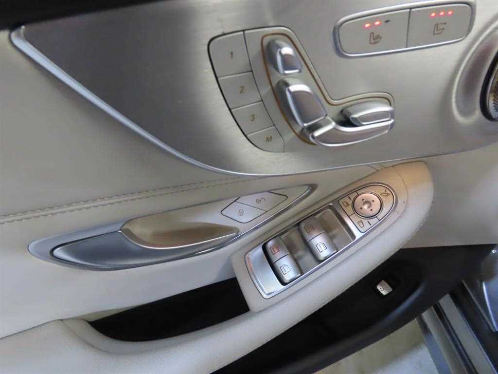 Mercedes-Benz C-Class — photo 11
