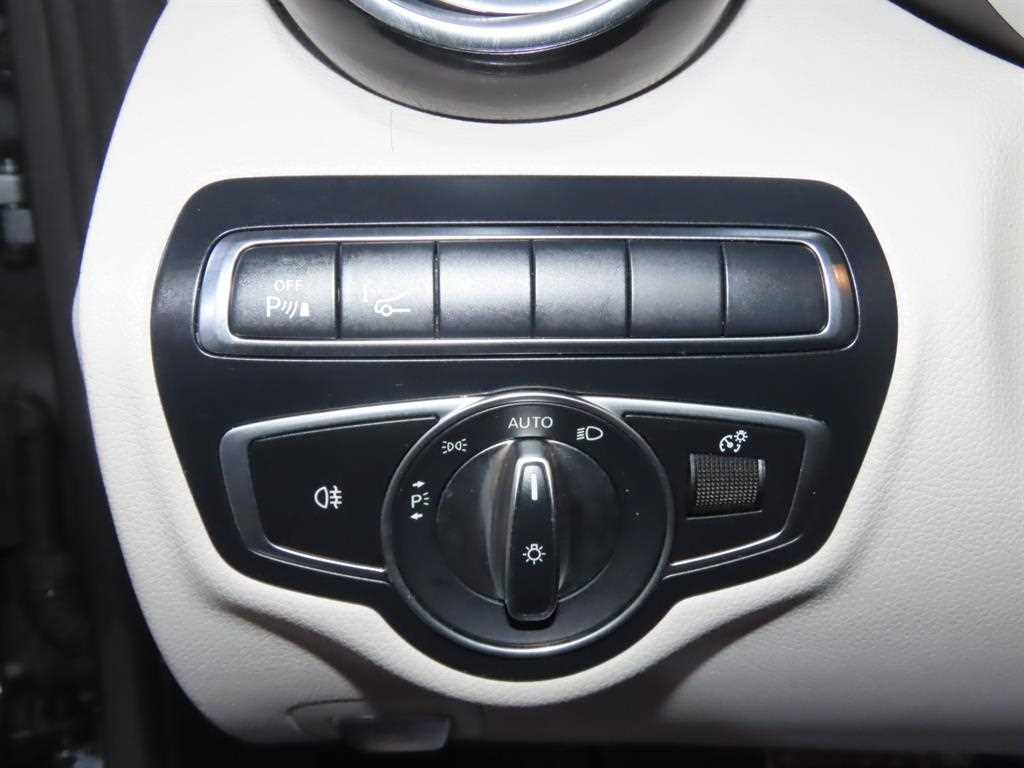 Mercedes-Benz C-Class — photo 12