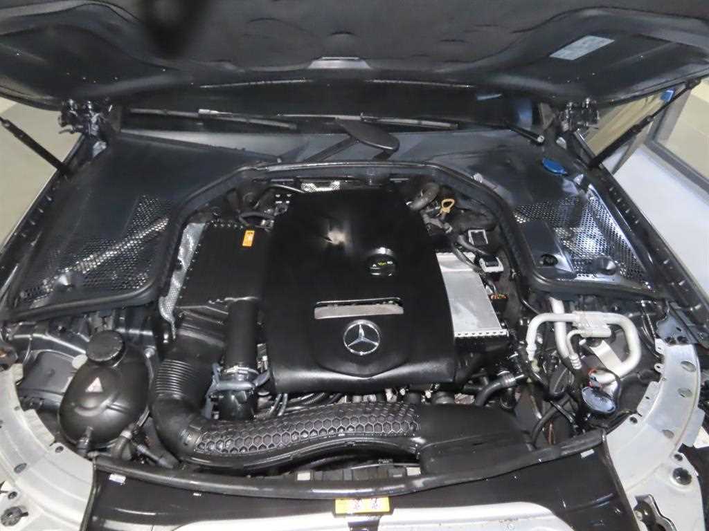 Mercedes-Benz C-Class — photo 19