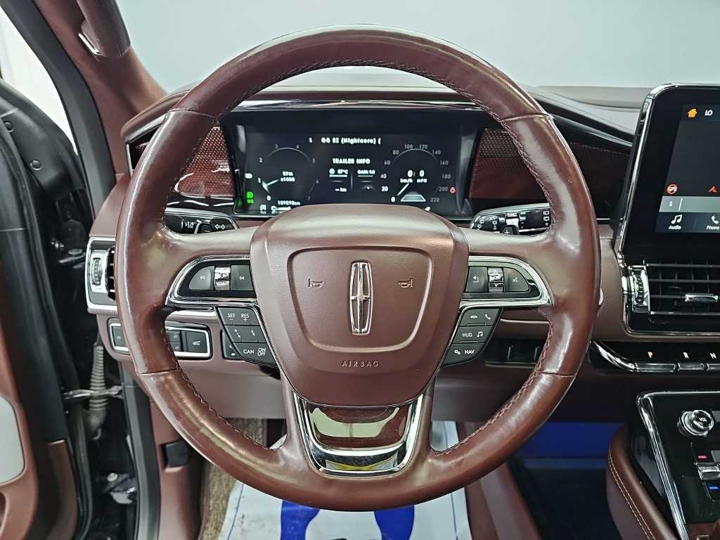 Lincoln Navigator — photo 09