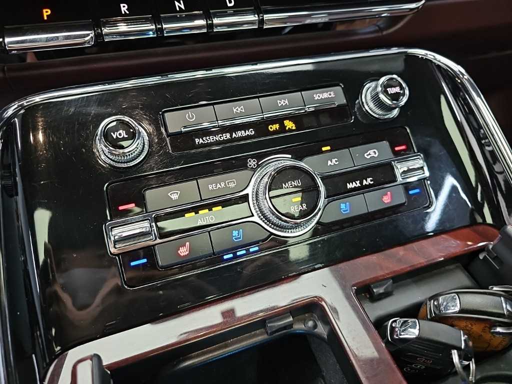 Lincoln Navigator — photo 10