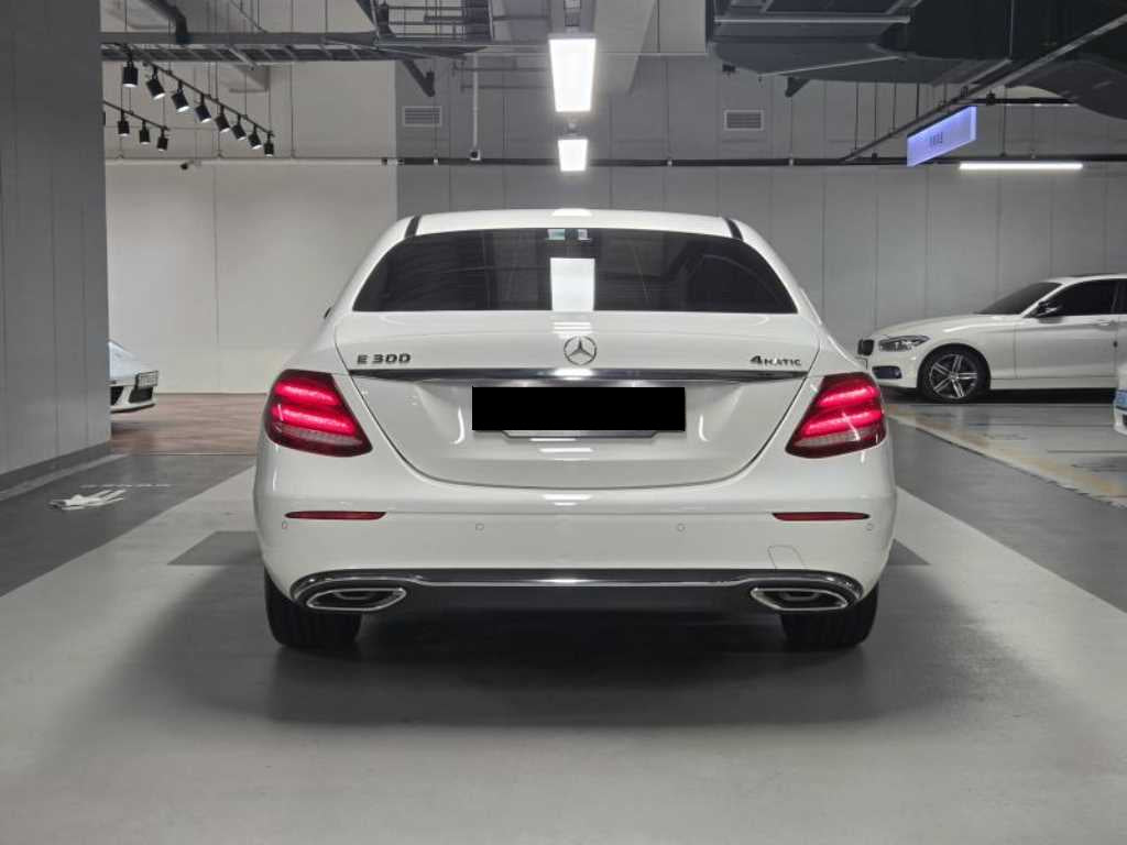 Mercedes-Benz E-Class — photo 03