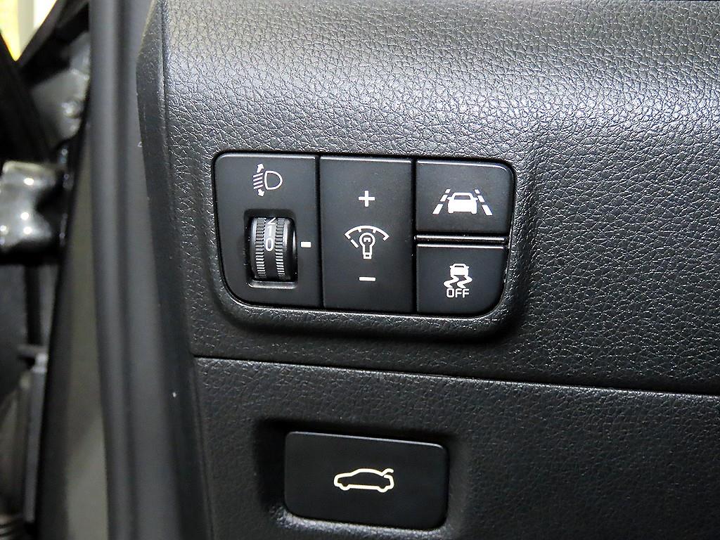 Kia K5 — photo 14