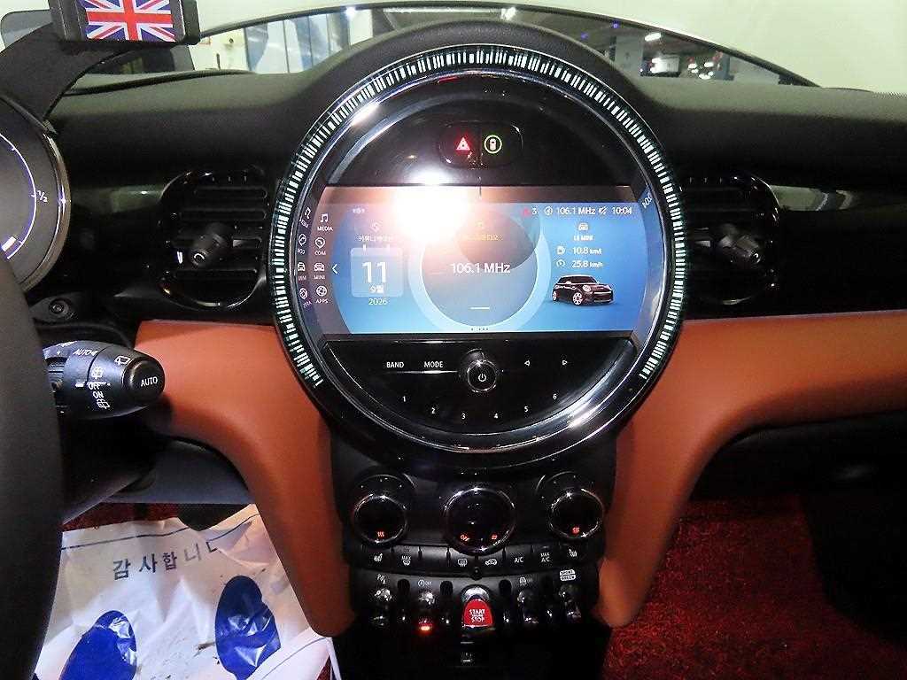 Mini Cooper — photo 11