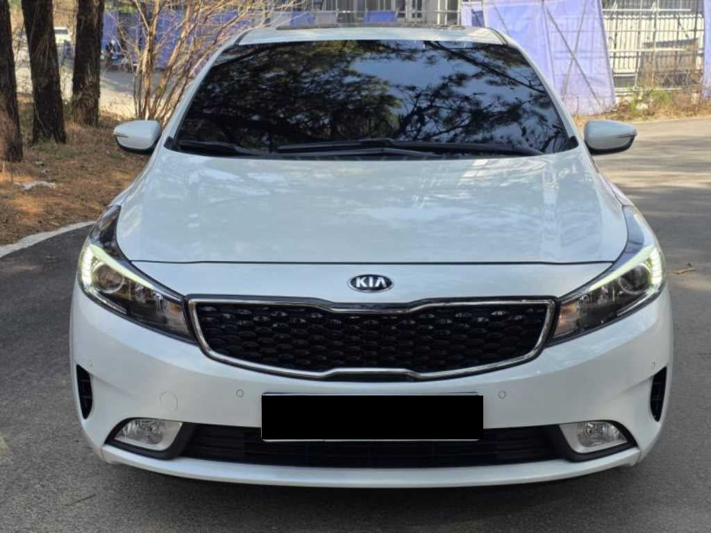 Kia K3 — photo 01